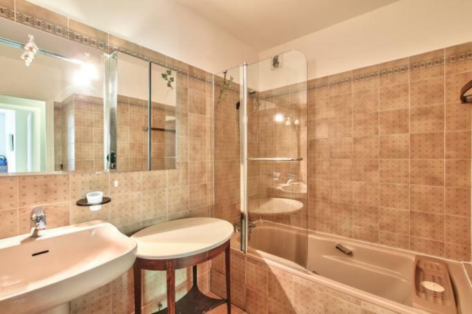 Chateau Miramar Apartment *